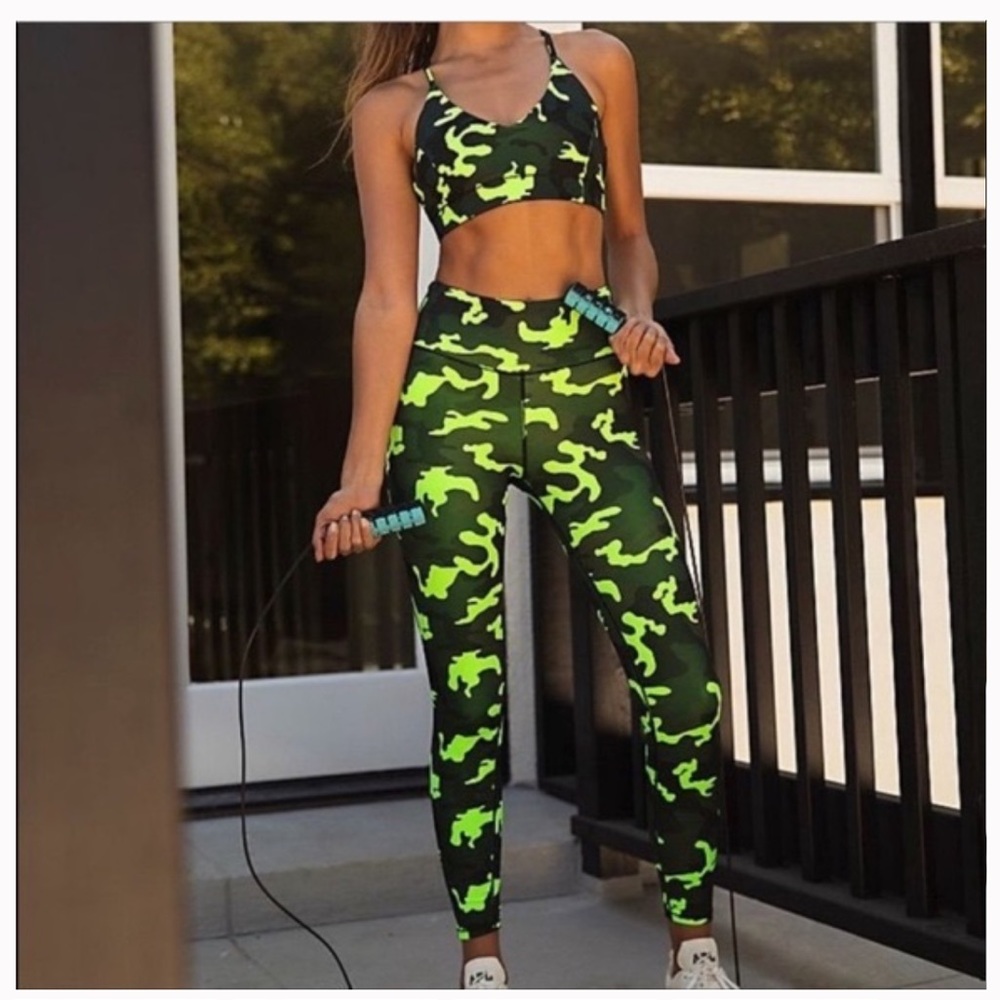 Free People Neon Camo Leggings! Size Small!